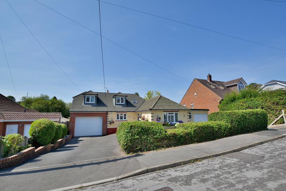 Ferndown – Hearnes Estate Agents